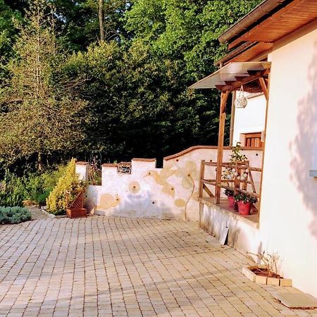 Studio Figues Et Noix Orchamps Exterior photo